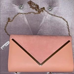 ⚠️New with tags⚠️ ALDO Peach & Gold Clutch 👜